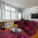 Apartament Me Escape